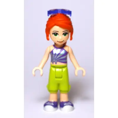  Friends Mia - Lime Cropped Trousers, Striped Top, Sunglasses