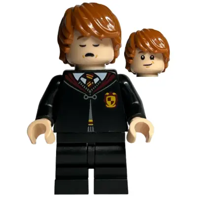  Ron Weasley - Gryffindor Robe Clasped, Black Medium Legs, Sleeping / Awake