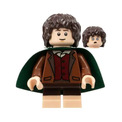  Frodo Baggins - Reddish Brown Jacket, Light Nougat Feet, Dark Green Cape