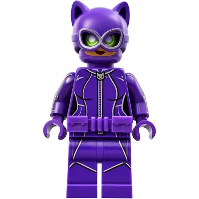  Catwoman - Dark Purple Suit